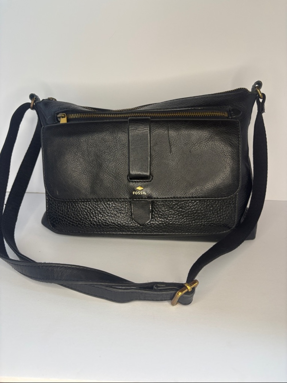 Fossil Black Leather Pebbled Crossbody Bag with Gold Hardware